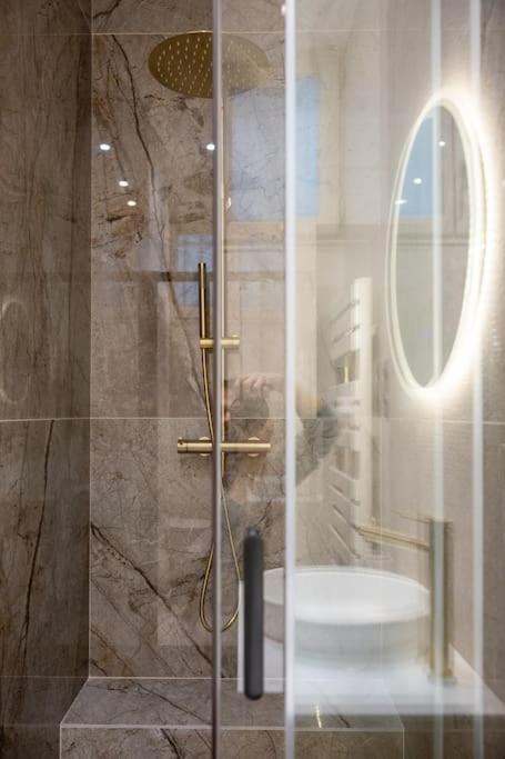 New Luxury And Cozy Apartment - Notre Dame Paris Bagian luar foto